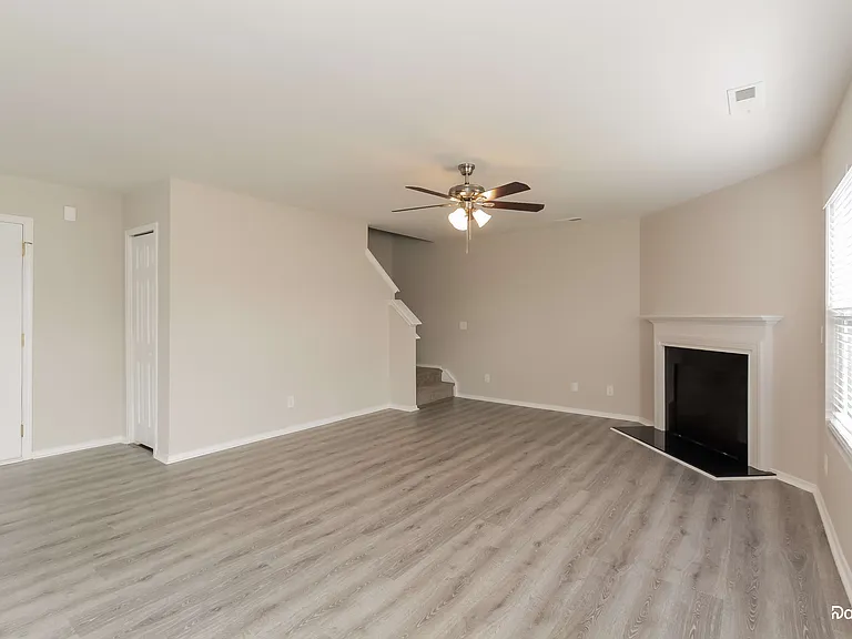 966 Sweetgum St — Photo 7