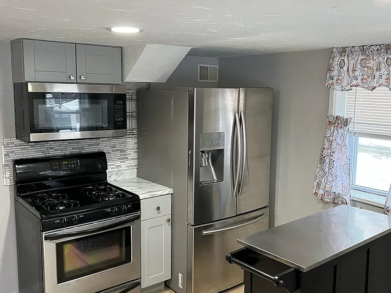 2034 Germaine St #3 — Photo 10