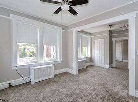 4 Highland Cmns, Maplewood, NJ