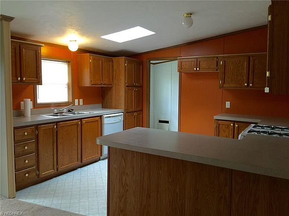 3rd image of 111 Aurora Cir