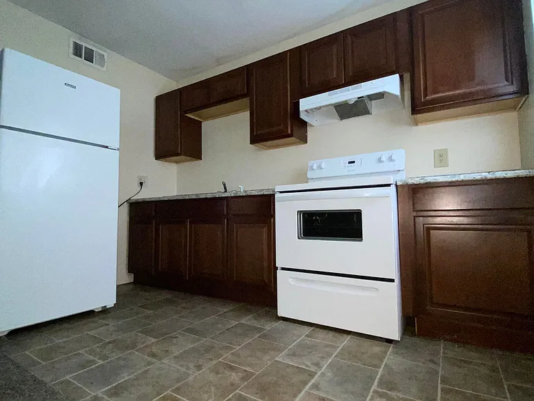 Frederick Avenue Apartments — Photo 44