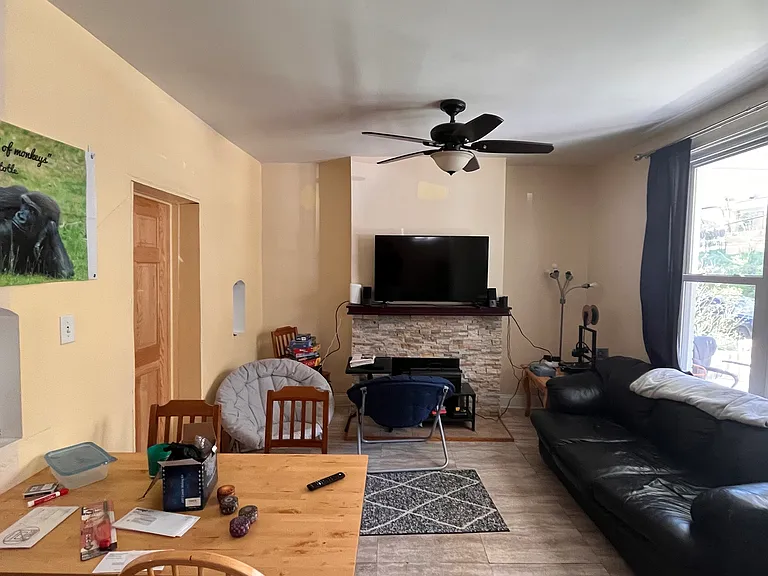 1035 Flemington St — Photo 4