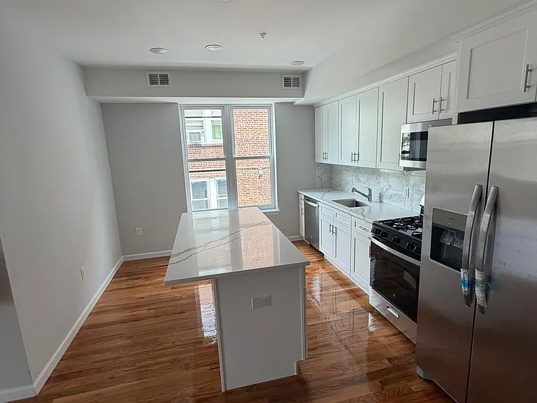 181 Munn Ave #3 — Photo 3