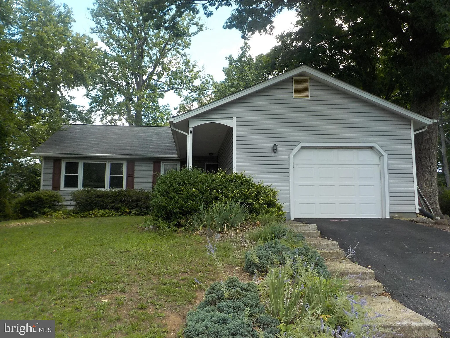 3 bed, 1436 sqft, $2,800 — Photo 2