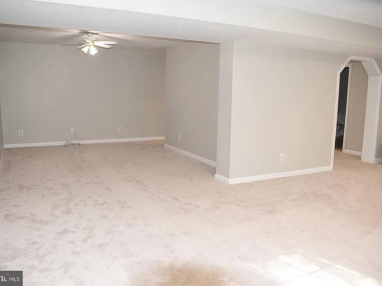 105 Westmoreland Ct — Photo 27