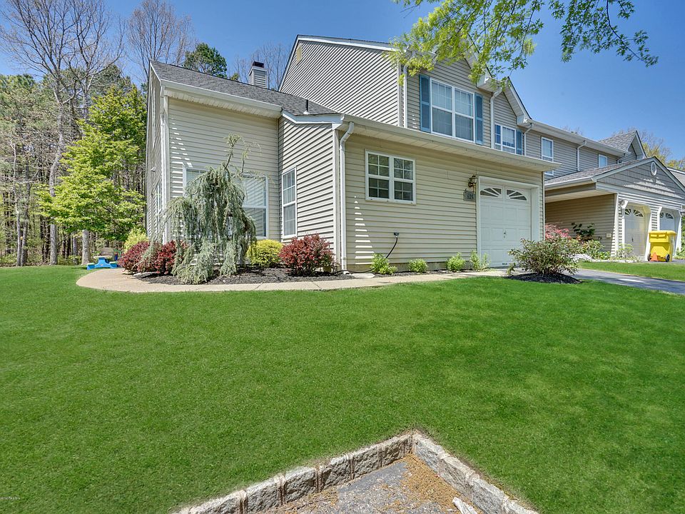 1st image of 605 Woodbine Ln #1000