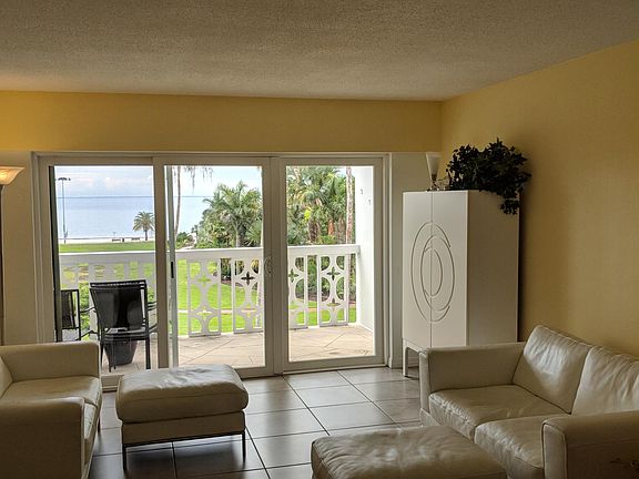 3rd image of 1100 N Shore Dr NE #4