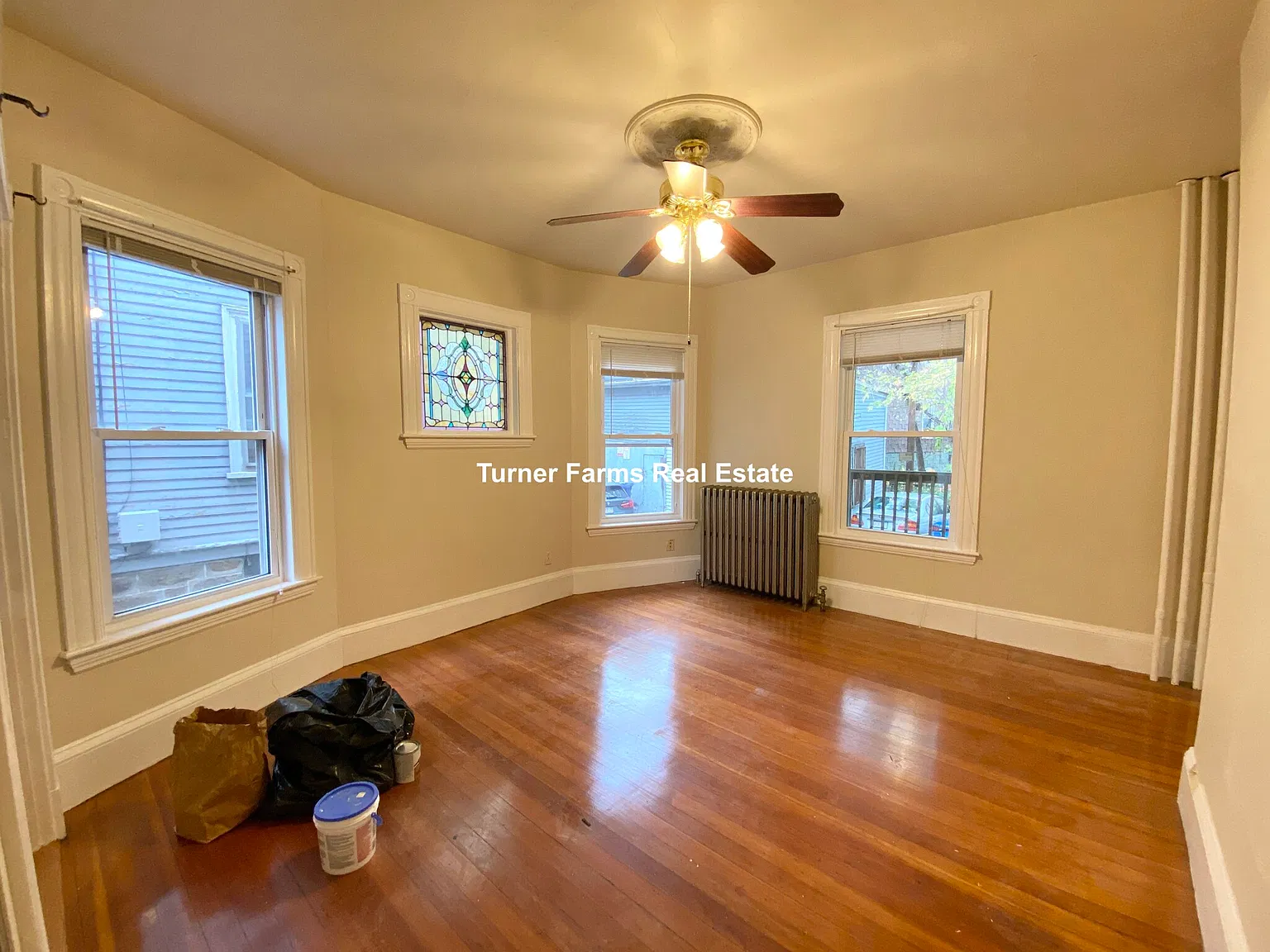 89 Hillside St — Photo 3
