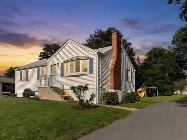 5 Sachem Rd, Woburn, MA 01801