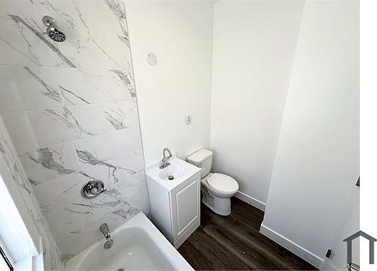 4th image of 1326 S Mariposa Ave