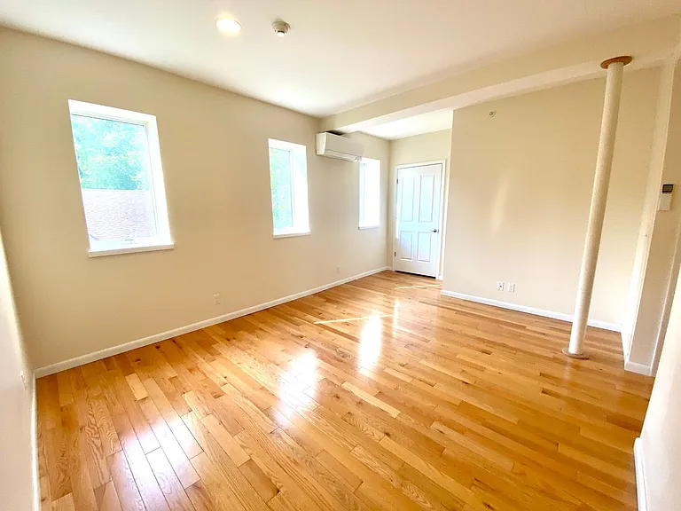111 Abeel St — Photo 11