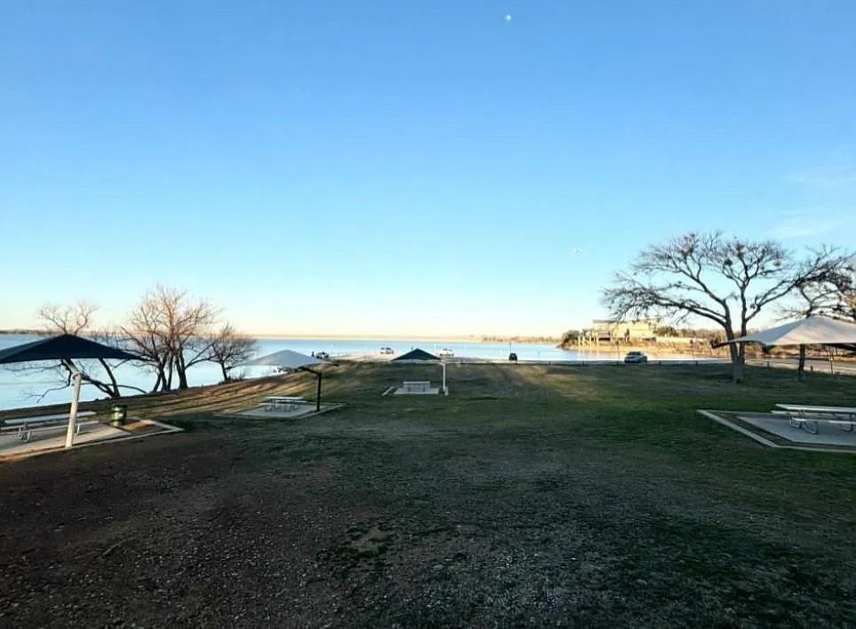 2 bed, 650 sqft, $1,075 — Photo 1