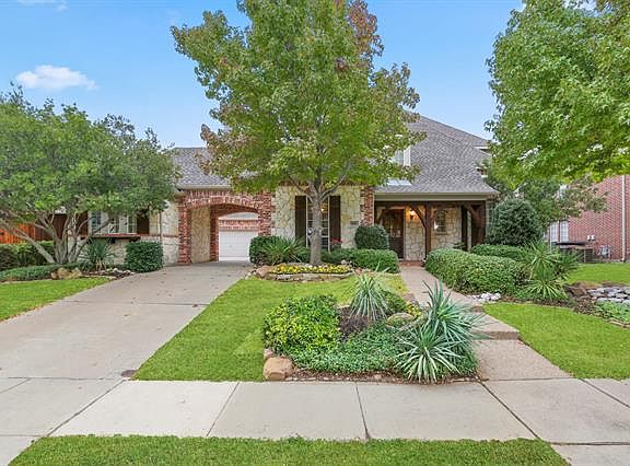3rd image of 1616 McGee Ln