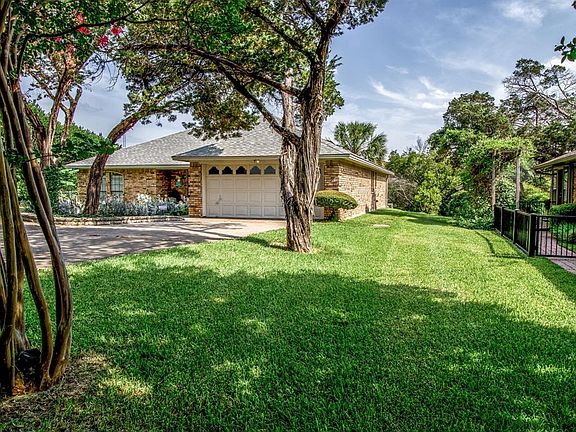 3rd image of 315 Peninsula Ct