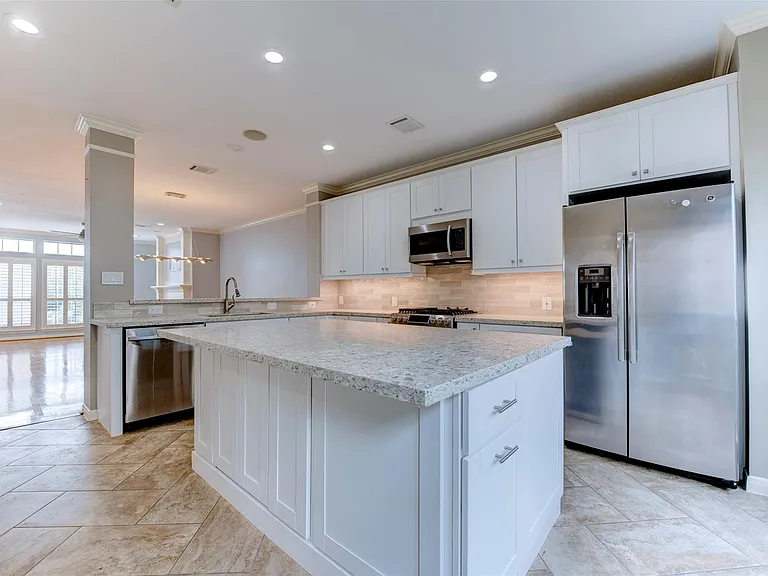 34 Waugh Dr #D — Photo 15
