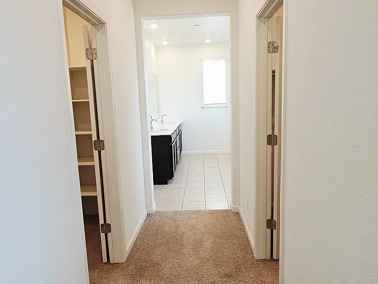 5444 Gallier Loop — Photo 37
