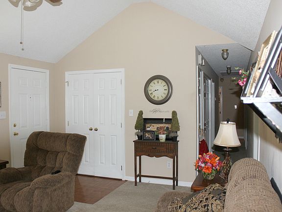 5th image of 418 Split Oak Trl