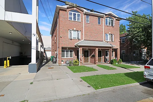 3617 194th St Photo 1