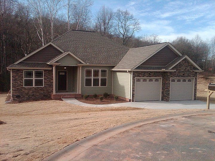 2nd image of 148 Hickory Knob Ln