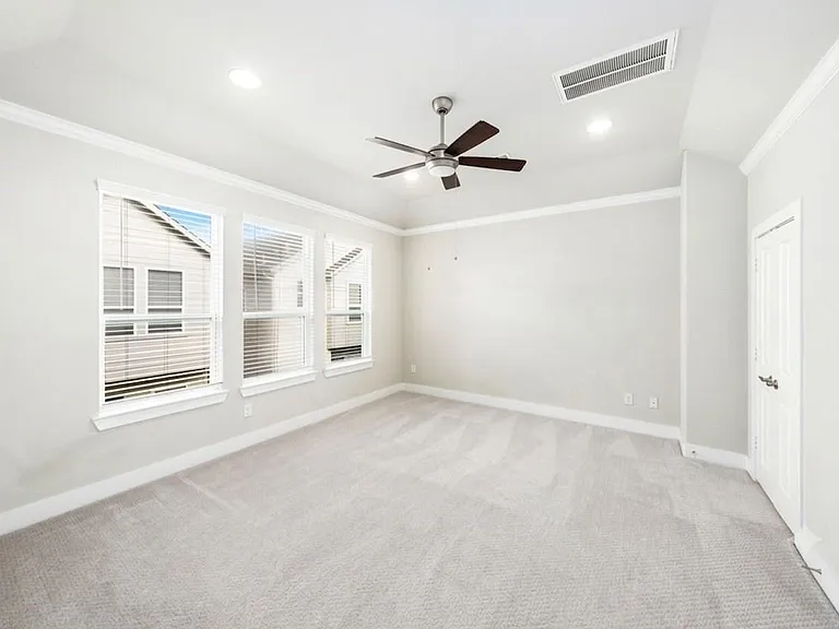 420 W 28th St #D — Photo 17