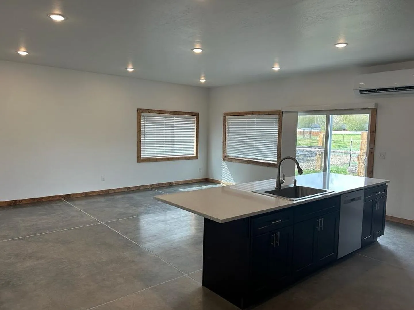 Beautiful newly built 3 bed 2 bath home — Photo 3