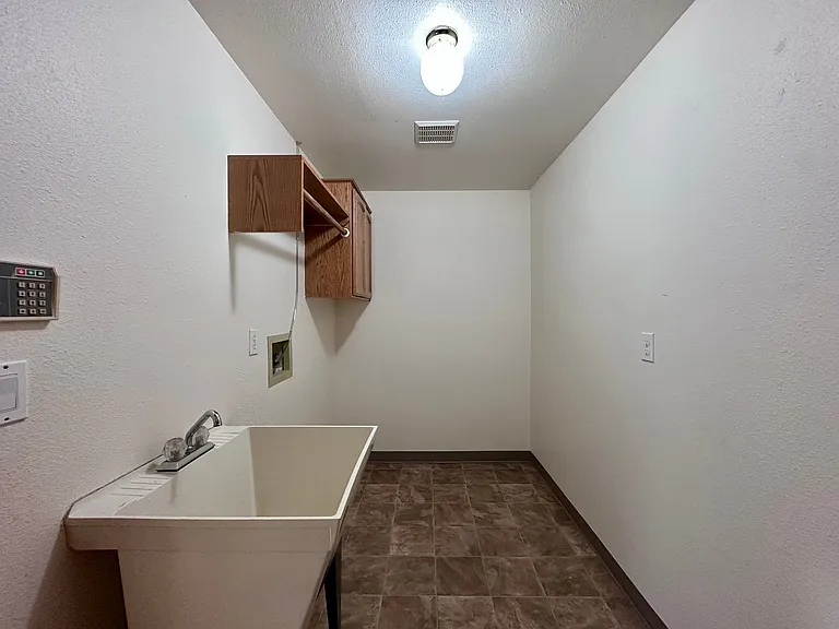 Adorable and Spacious!! Troutdale Duplex in Cul-de-sac!! — Photo 15