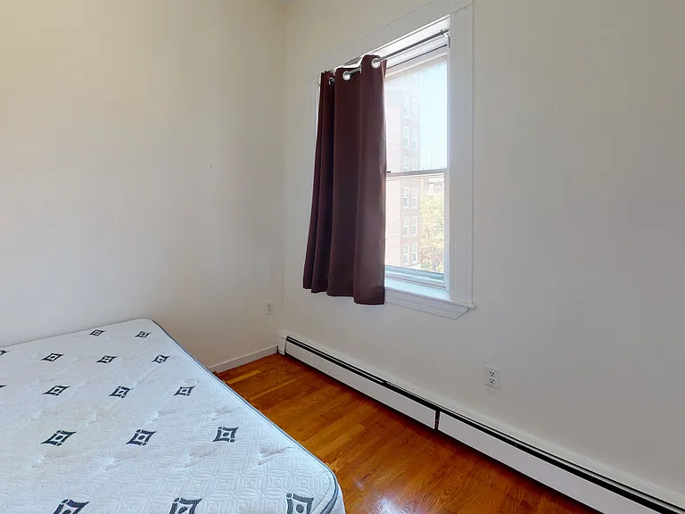 591 Beacon St — Photo 9