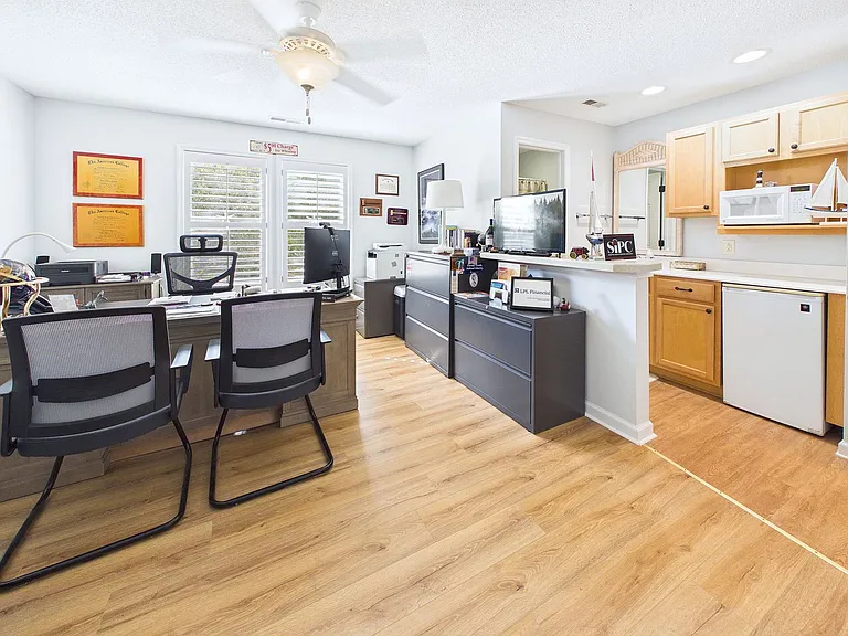 3350 Club Villas Dr #1303 — Photo 9