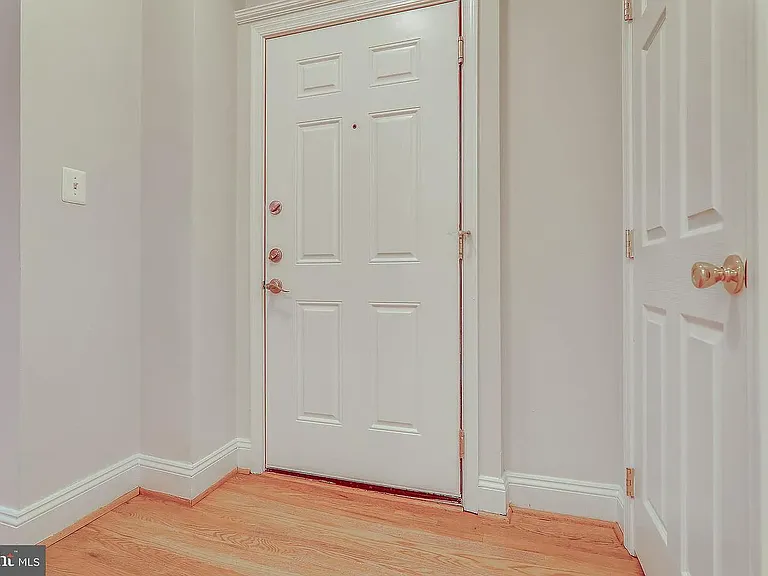 1438 Columbia Rd NW — Photo 13