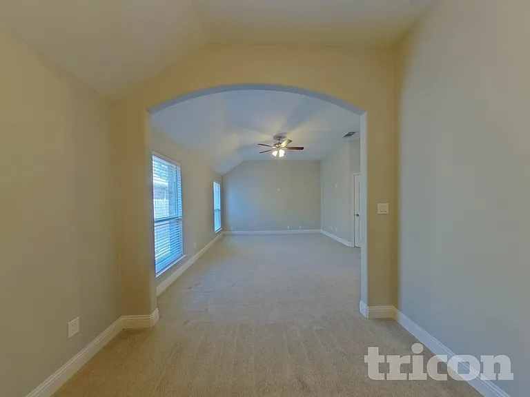 1301 Hearthstone Dr — Photo 8