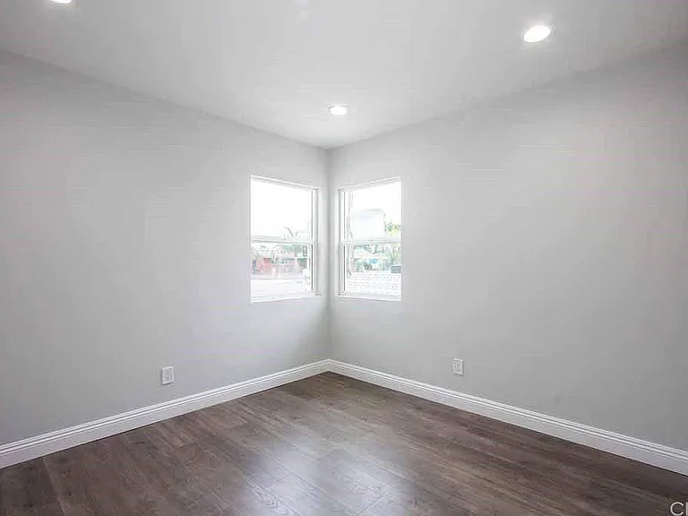 7758 Tujunga Ave — Photo 13