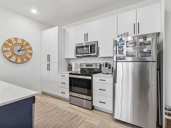 4th image of 311 E Lorene St #2301