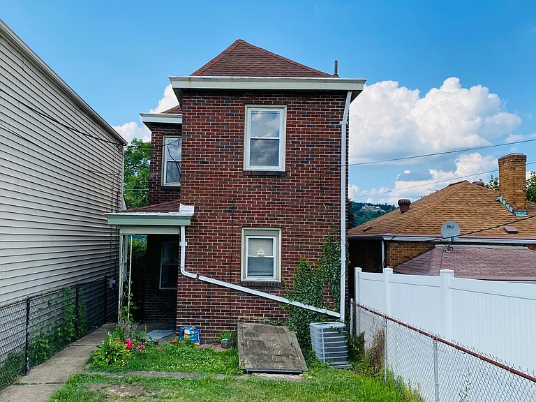 7108 Baker St — Photo 13
