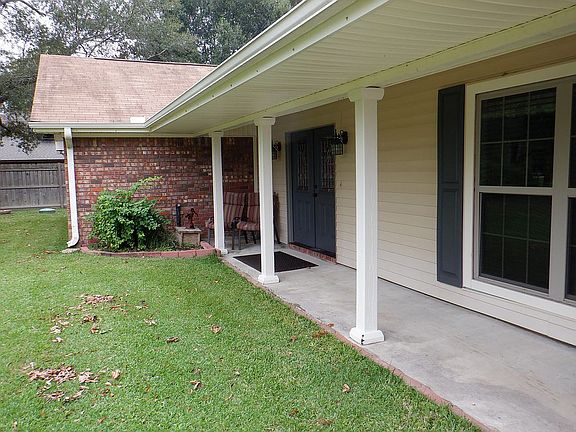 3rd image of 1425 Countrywood Cir