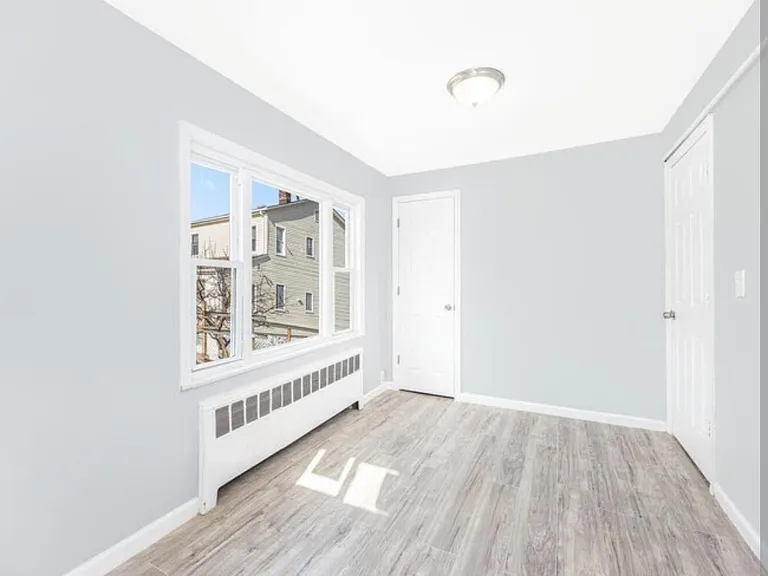 552 Kimball Ave — Photo 10