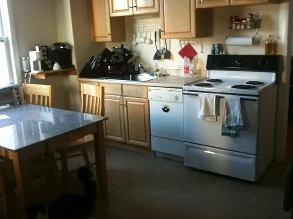 19 Quincy St #1R, Somerville, MA 02143