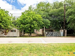 401 Salado Plaza Dr, Salado, TX 76571