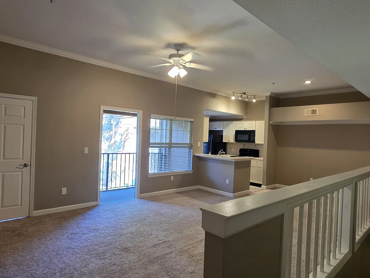 400 Summit Ridge Pl — Photo 4