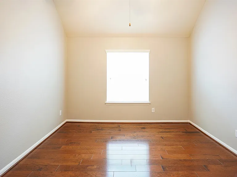 28038 Emma Gardens Ln — Photo 4