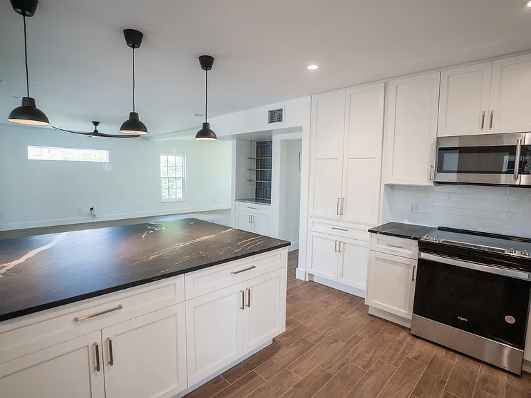 4819 W San Miguel St — Photo 95