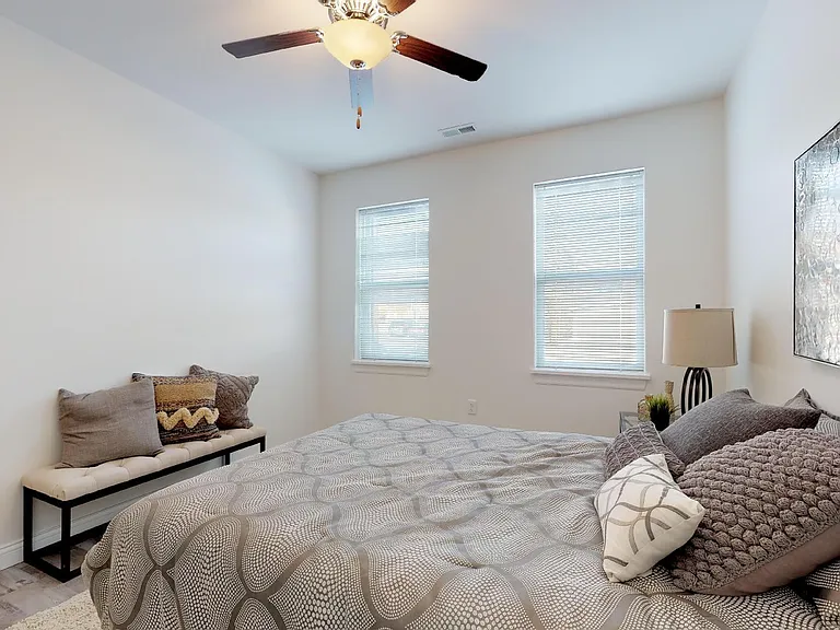 1001 Russell Blvd — Photo 17