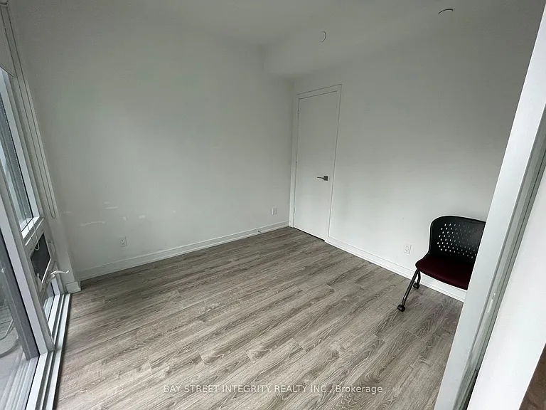 28 Wellesley St E #809 — Photo 17