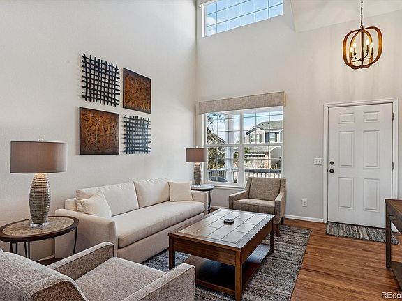 3rd image of 1004 Riddlewood Road