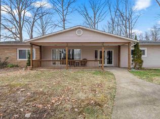 5921 N Shore Dr, Leo, IN 46765