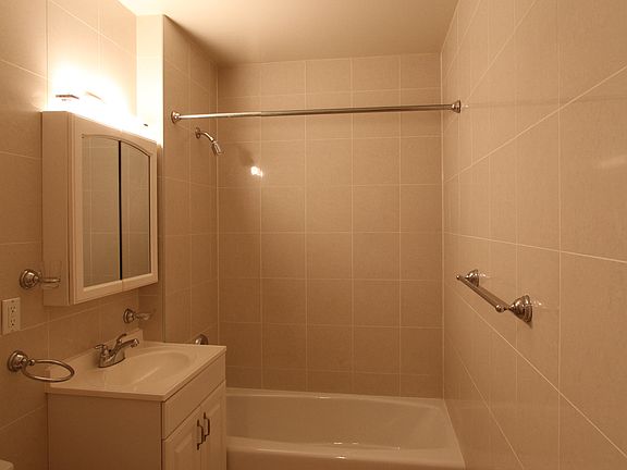 4th image of 150 W 111th St APT 3A