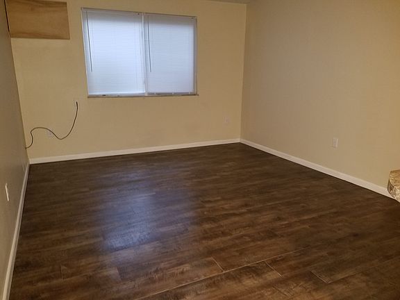 2nd image of 303 Superior Ave APT 7