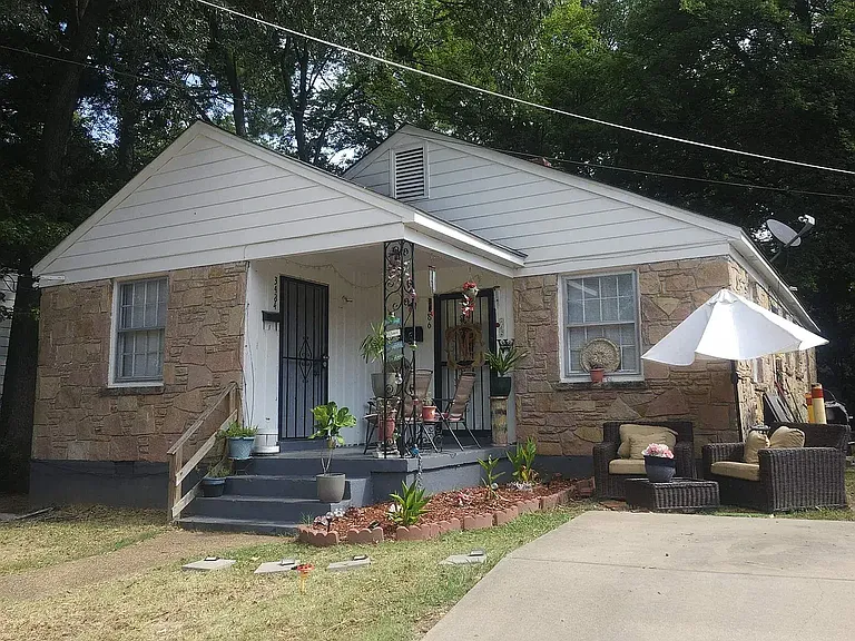 3484 Vernon Ave — Photo 1
