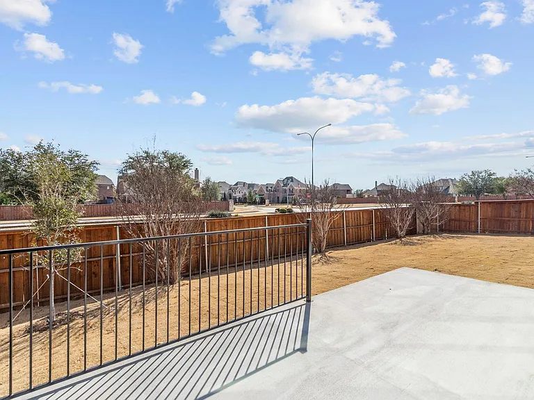 15628 Yarberry Dr — Photo 37