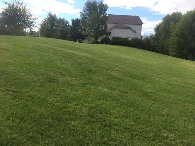 2nd image of 2207 Meadow Ct