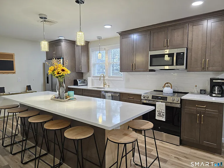 55 Dogwood Rd — Photo 6